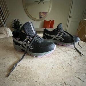 Asic black and purple  size 7 venture running shoe